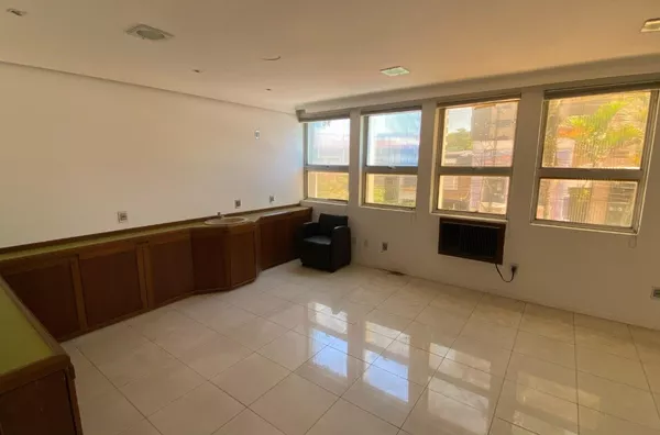 Sala Comercial 79m² no Centro de Porto Alegre – Ideal para Psicólogos e Terapeutas - Foto 1