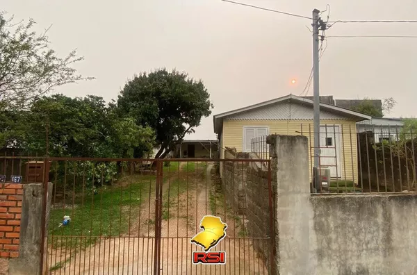Terreno com 2 casas no pátio gerando Renda na Vila João Pessoa – Porto Alegre