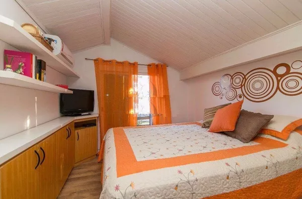 Casa 4 Quartos na Zona Alta da Tristeza – Porto Alegre –  4 Vagas de Garagem e Piscina. - Foto 14
