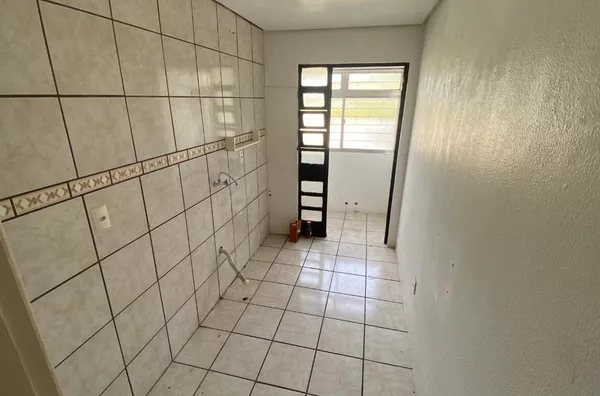 Apartamento com 2 Dormitórios, Garagem e Vista – Bairro Camaquã | Porto Alegre - Foto 3