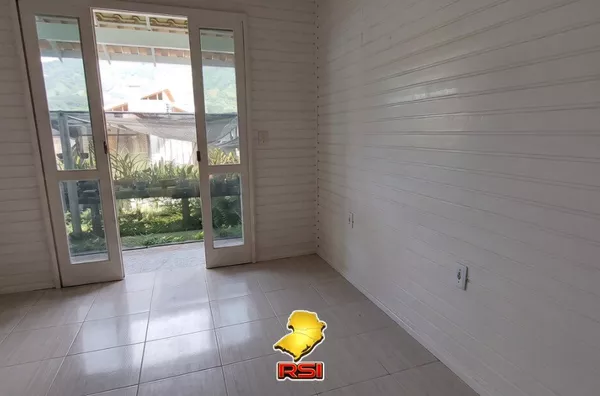 Casa para venda, 2 quartos,  Fazenda Da Armacao, Governador Celso Ramos