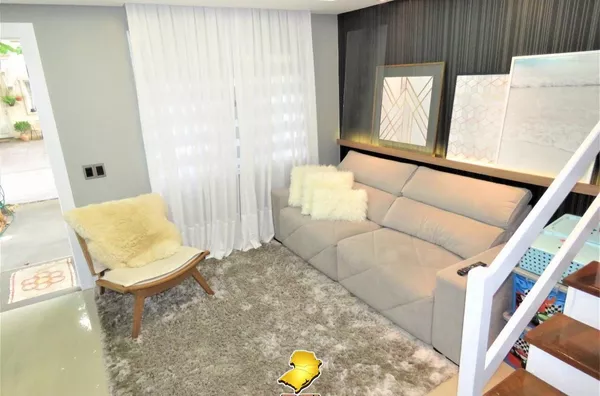 Casa 2 Dormitórios no Bairro Humaitá à Venda – Reformada - Porto Alegre
