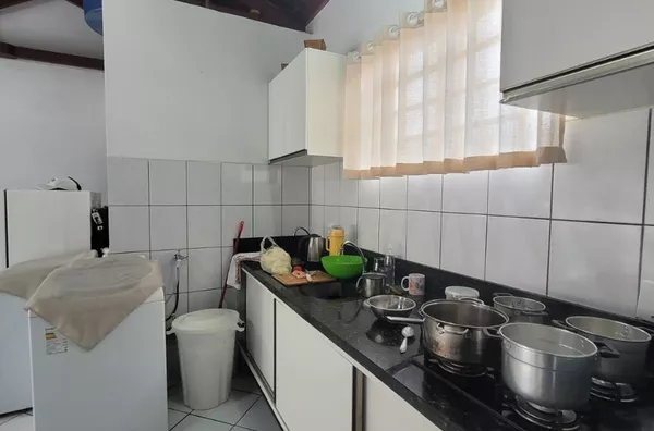 Casa à Venda na Praia em Governador Celso Ramos – 4 Quartos, Escritura Pública e Garagem Coberta - Foto 7