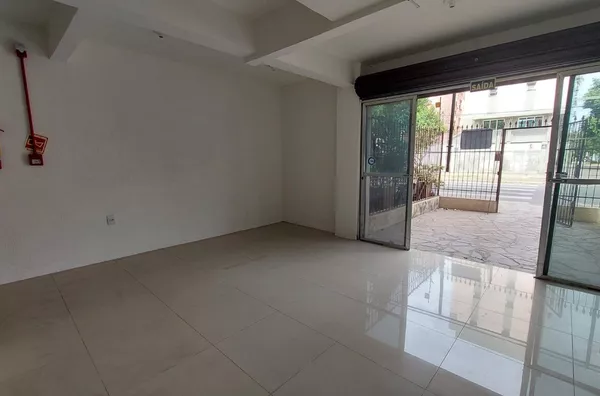 Sala Comercial Térreo para venda no bairro Menino Deus em Porto Alegre - Foto 4