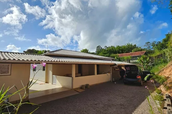 Casa à venda, 3 quartos, Pátio e Vaga de Garagem -  Jordão, Governador Celso Ramos