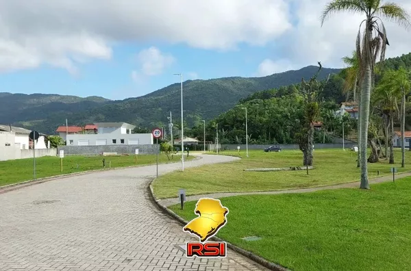 Terreno Exclusivo em Condomínio Fechado – Praia da Camboa