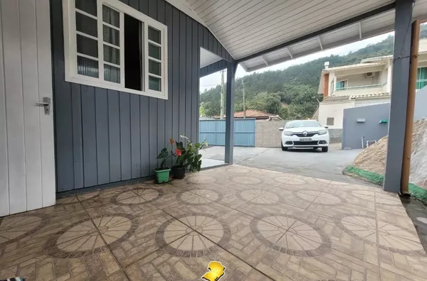 Casa para venda, 2 quartos no bairro Calheiros em Governador Celso Ramos