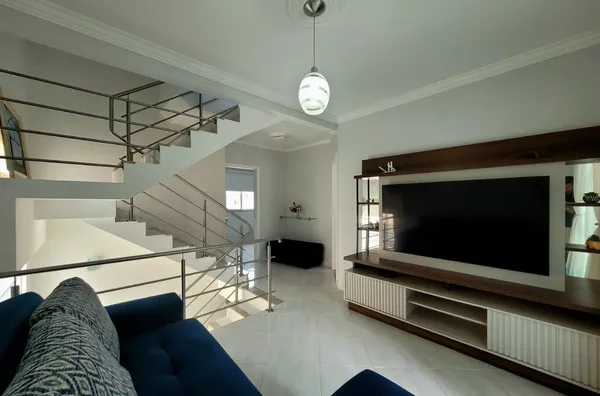 Casa Espetacular com Piscina e Jardim na Praia de Palmas – 360m² de Terreno - Foto 6