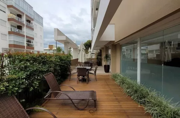 Apartamento Mobiliado a 100m da Praia de Palmas com 3 Dormitórios e 1 suíte