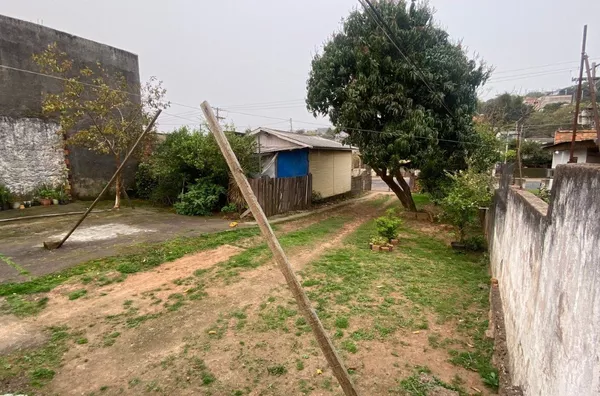 Terreno com 2 casas no pátio gerando Renda na Vila João Pessoa – Porto Alegre - Foto 7