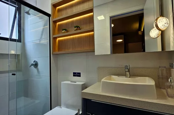 Apartamento a 80 Metros do Mar! 2 Suítes, Mobiliado e Pronto para Morar - Praia de Palmas - Foto 5