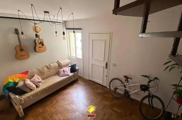 Cobertura 2 dormitórios com churrasqueira e terraço na Cidade Baixa – R$ 490 mil