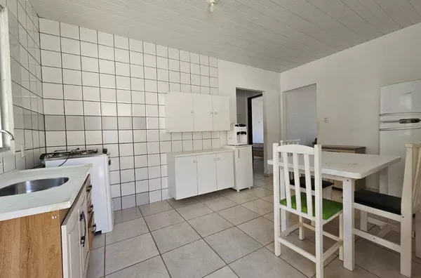 Casa com 2 Quartos e Quintal Escriturado na Praia de Palmas – Excelente Localização! - Foto 6