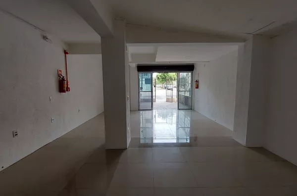 Sala Comercial Térreo para venda no bairro Menino Deus em Porto Alegre - Foto 1