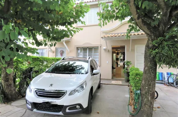 Casa 2 Dormitórios no Bairro Humaitá à Venda – Reformada - Porto Alegre - Foto 2