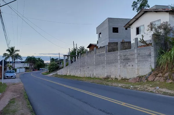 Terreno/Lote com casa pronta - 2.800m², Frente à Rodovia 410 - Areias do Meio em Governador Celso Ramos - Foto 24