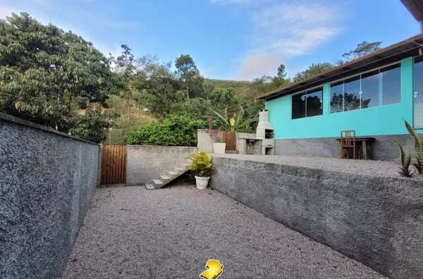 Casa com Terreno de 730m² no Canto dos Ganchos – Espaço, Privacidade e Potencial!