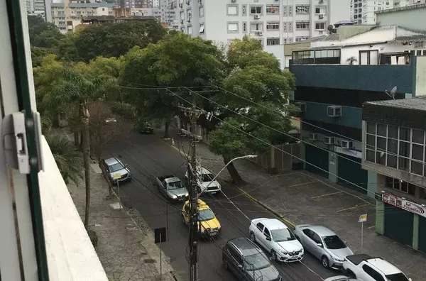 Sala Comercial 37m² à Venda no Bairro Rio Branco – Porto Alegre | Oportunidade