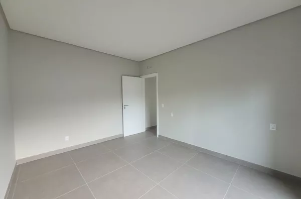 Casa Alto Padrão com Piscina e 3 Suítes na Praia de Palmas – 360m² de Terreno - Foto 15