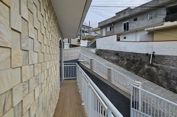 Sobrado à venda, 3 quartos no bairro Calheiros em Governador Celso Ramos