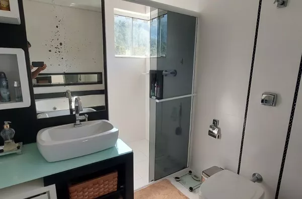 Residência de Alto Padrão com Piscina e Espaço Gourmet – Fazenda da Armação, Governador Celso Ramos - Foto 45