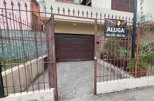 Sala Comercial Térreo para venda no bairro Menino Deus em Porto Alegre - Foto 2