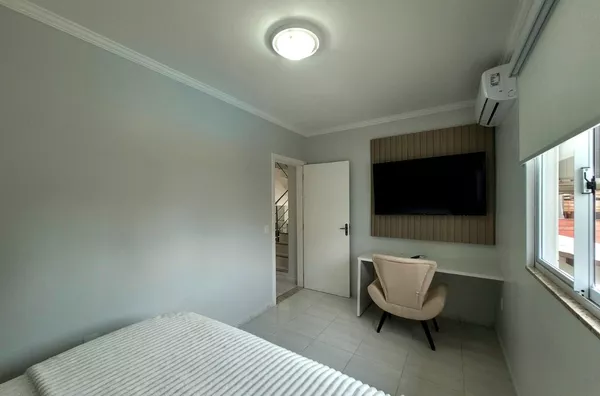Casa Espetacular com Piscina e Jardim na Praia de Palmas – 360m² de Terreno - Foto 13