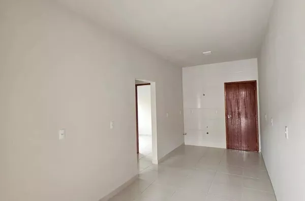 Casa Geminada à Venda em Governador Celso Ramos – 2 Dorms, Suíte, Financiável