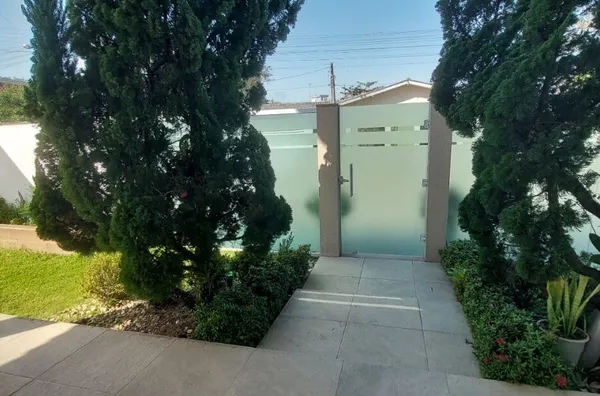 Residência de Alto Padrão com Piscina e Espaço Gourmet – Fazenda da Armação, Governador Celso Ramos - Foto 5