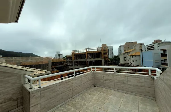 Casa Espetacular com Piscina e Jardim na Praia de Palmas – 360m² de Terreno - Foto 17