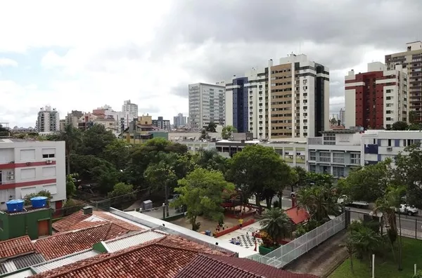 Cobertura de Alto Padrão com 4 Dormitórios no Menino Deus – Porto Alegre - Foto 29