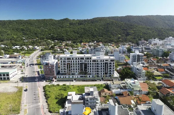 Apartamento à venda em Bombas – 2 Suítes – Fundos – Bombinhas SC