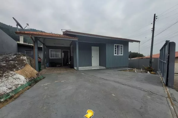 Casa para venda, 2 quartos no bairro Calheiros em Governador Celso Ramos