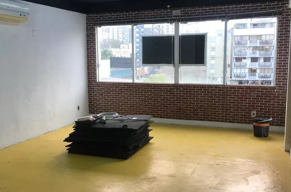 Sala Comercial 37m² à Venda no Bairro Rio Branco – Porto Alegre | Oportunidade - Foto 1