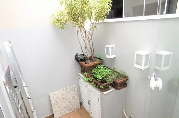Casa 2 Dormitórios no Bairro Humaitá à Venda – Reformada - Porto Alegre - Foto 12