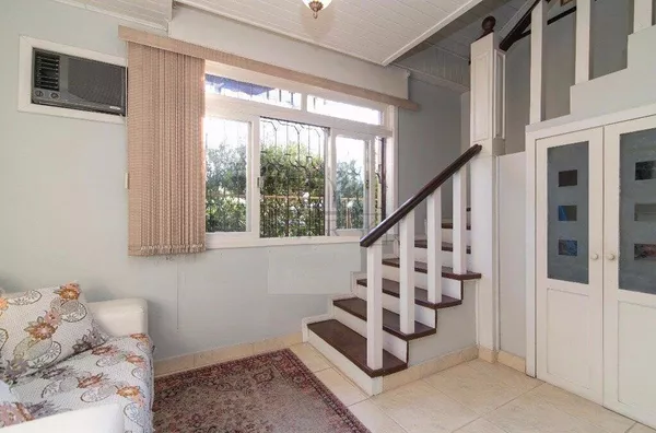 Casa 4 Quartos na Zona Alta da Tristeza – Porto Alegre –  4 Vagas de Garagem e Piscina. - Foto 12