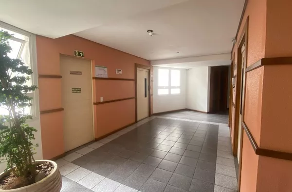 Apartamento à Venda na Cidade Baixa com 2 quartos - R$350.000 - Foto 17