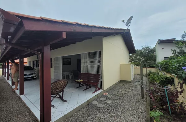Casa à Venda na Praia em Governador Celso Ramos – 4 Quartos, Escritura Pública e Garagem Coberta - Foto 19