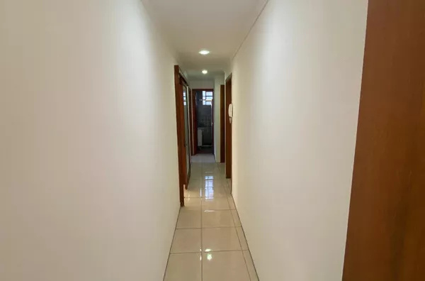Apartamento à Venda com 3 dormitórios e vaga no bairro Praia de Belas — 390 mil - Foto 9