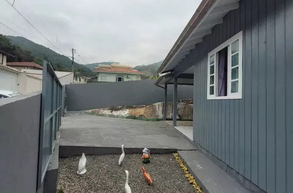 Casa para venda, 2 quartos no bairro Calheiros em Governador Celso Ramos