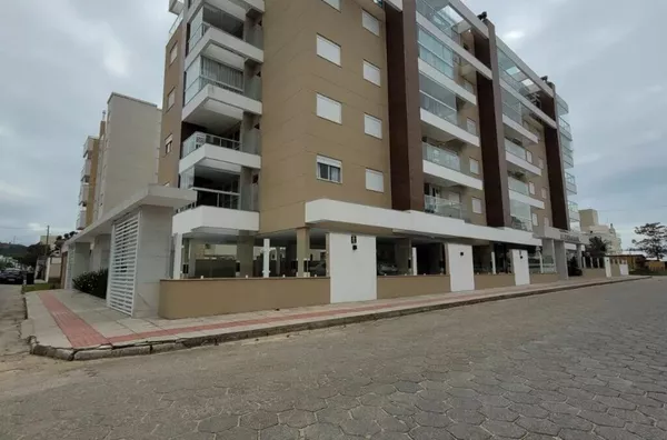 Apartamento Mobiliado a 100m da Praia de Palmas com 3 Dormitórios e 1 suíte