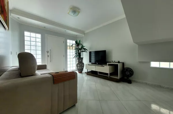 Casa Espetacular com Piscina e Jardim na Praia de Palmas – 360m² de Terreno - Foto 3