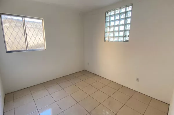 Apartamento à Venda com 3 dormitórios e vaga no bairro Praia de Belas — 390 mil - Foto 20