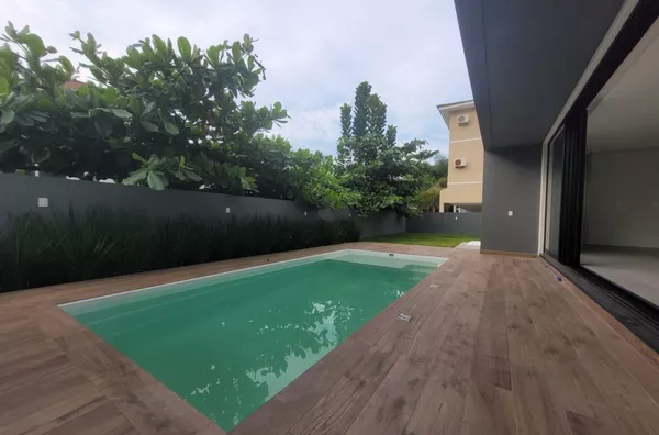 Casa Alto Padrão com Piscina e 3 Suítes na Praia de Palmas – 360m² de Terreno - Foto 6