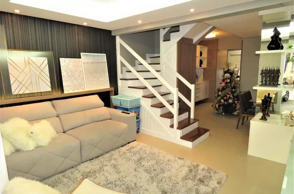 Casa 2 Dormitórios no Bairro Humaitá à Venda – Reformada - Porto Alegre - Foto 1