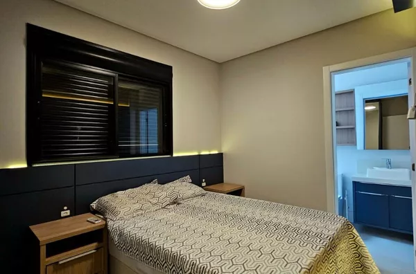 Apartamento a 80 Metros do Mar! 2 Suítes, Mobiliado e Pronto para Morar - Praia de Palmas - Foto 7