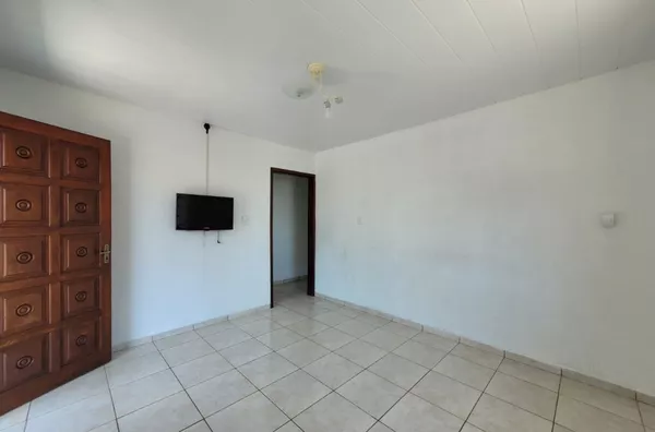 Casa com 3 Dormitórios e Terreno Amplo a 500m do Mar em Calheiros – R$ 500 mil - Foto 5
