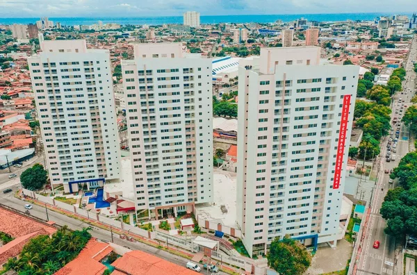 Apartamento com 3 Quartos na Av. da Universidade - Benfica