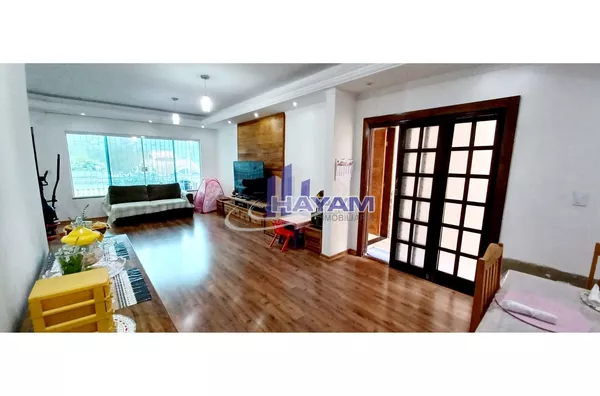 Sobrado na Vila Suíssa com 500m² de terreno à venda!