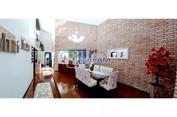 Linda Casa sobrado na Vila Oliveira para venda ou locação!